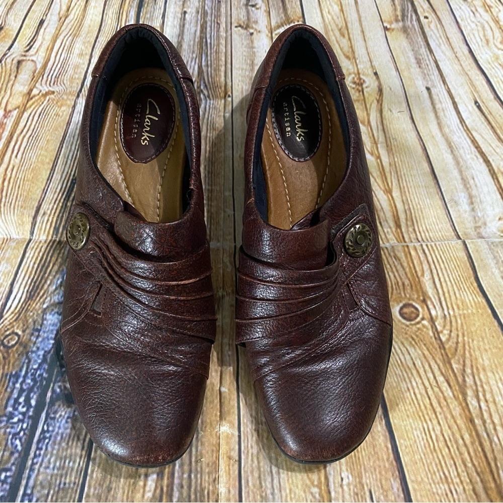 Clarks Artisan Brown Leather Slip On Loafers Size 9 - Picture 2 of 5